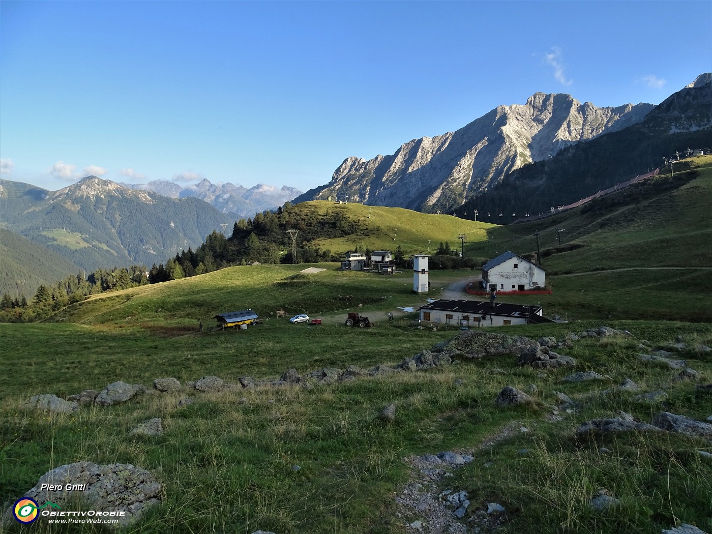 95 Rientriamo alla Baita del Camoscio (1750 m).JPG